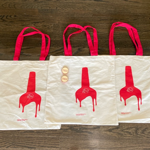 Maker’s Mark Whiskey Tote Bags Lot of 3 and Set of Cell Phone Popsockets - Picture 1 of 11